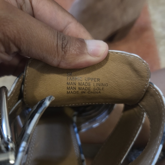 Giani Bini Women's White Floral Chunky Heel Ankle Leather Boots Booties. Size 9 - Picture 8 of 10